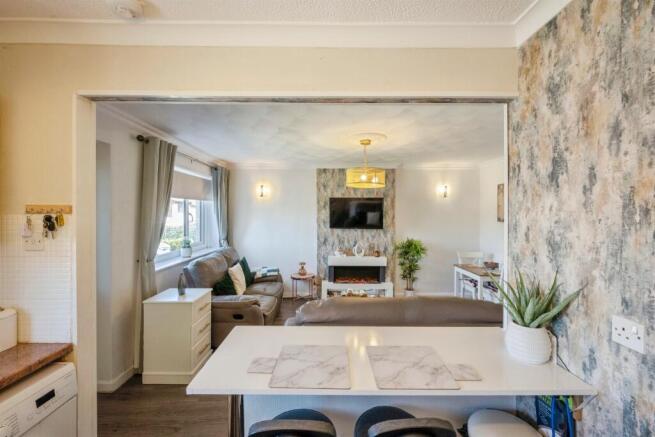 2 bed Semi-Detached for sale Image 10