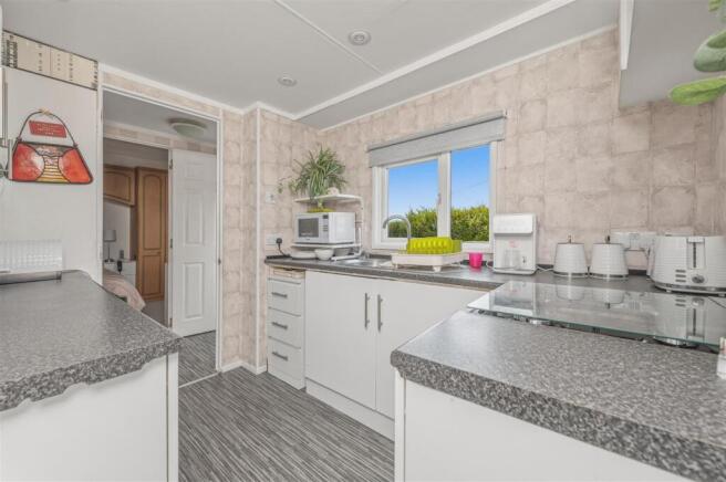 1 bed Park Home for sale Image 5