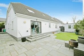 2, Connerton Meadow, Greenbank, Hayle TR27 5DA