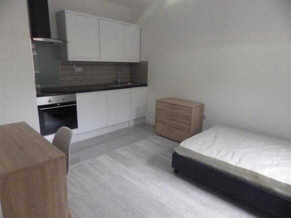 12 Coundon Road 069.JPG