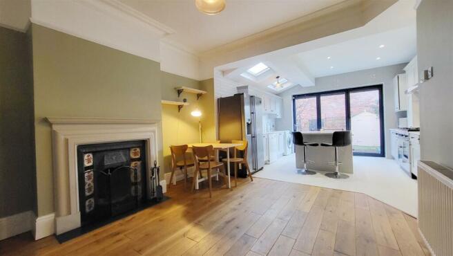Open plan Lounge