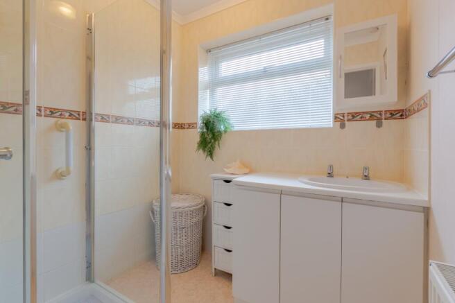 2 bed Bungalow for sale Image 8