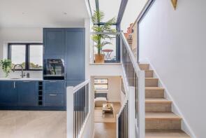 52b, Sistova Road, London SW12 9QS