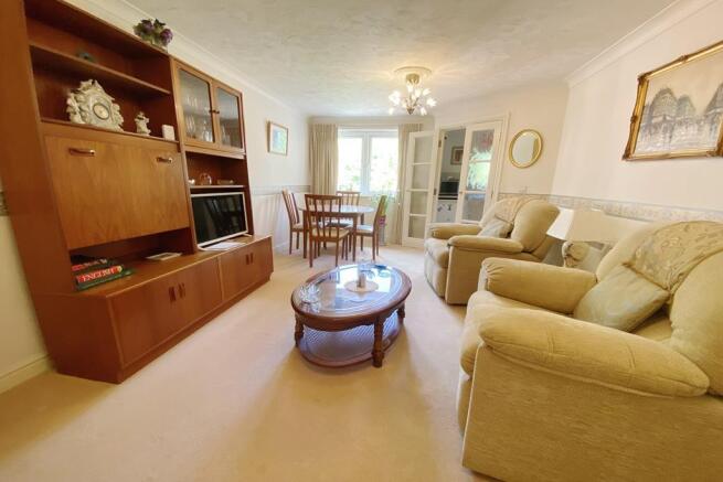 Lounge/Dining Rm