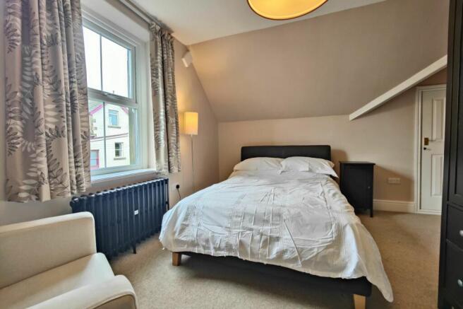 5 Double Bedrooms