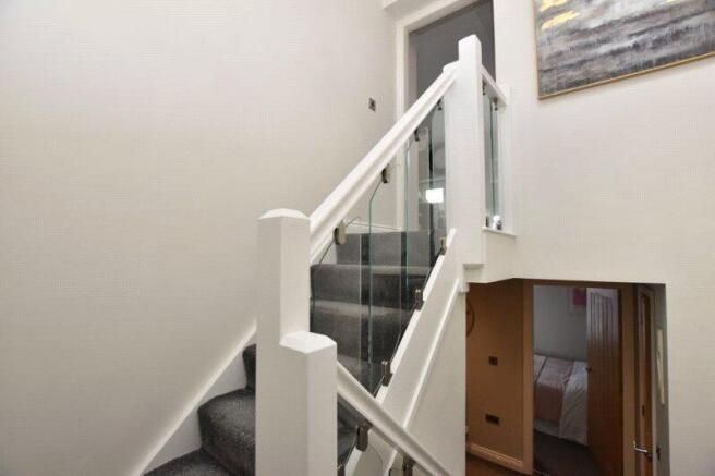 2 bed Apartment for sale Image 6