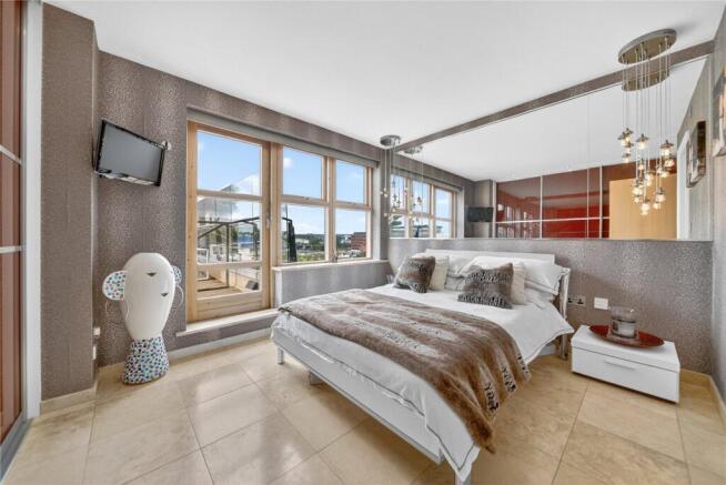 3 bed Apartment for sale Image 7