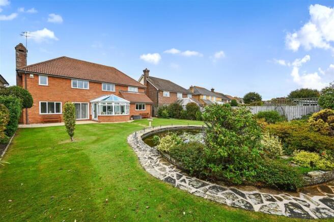 11 HARTFIELD ROAD (42).jpg