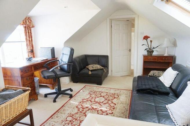 Family room/Of...