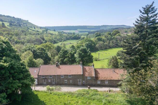 4 bed Detached for sale Image 5