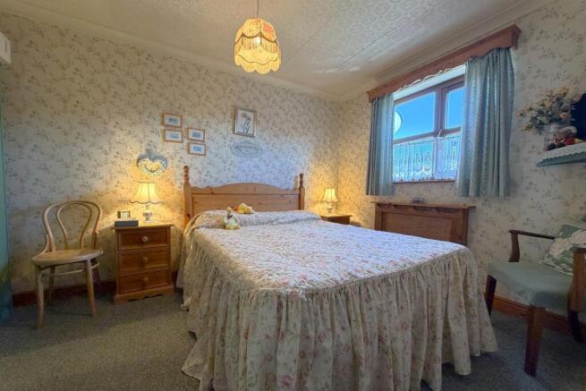 3 bed Terraced for sale Image 8