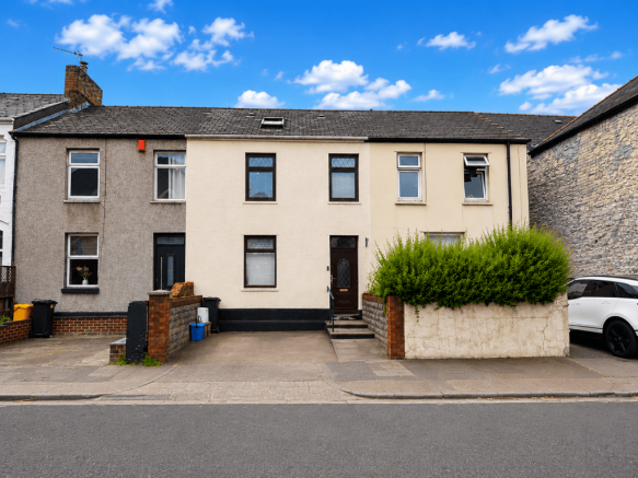 3 Bedroom Terraced for Sale