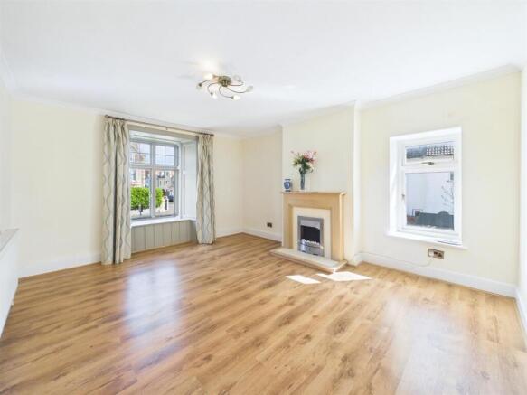 Three bedroom maisnonette for auction, Westbury (5