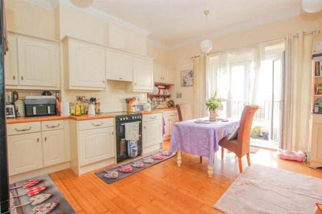 Beach Road, Weston-super-Mare, Somerset, BS23 photo 4