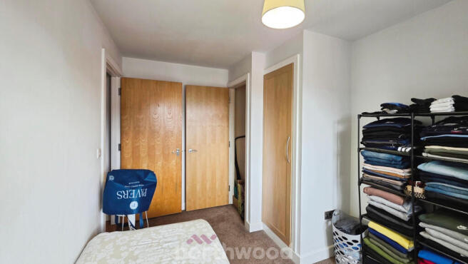 2 bed Flat to rent Image 11