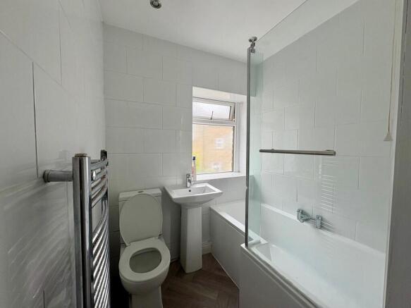 2 bed Terraced to rent Image 8