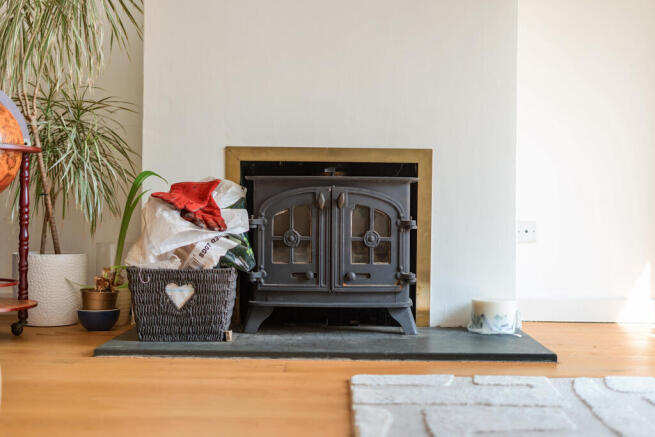 1334806-52-689f4c9a8bdf2-ARW-1