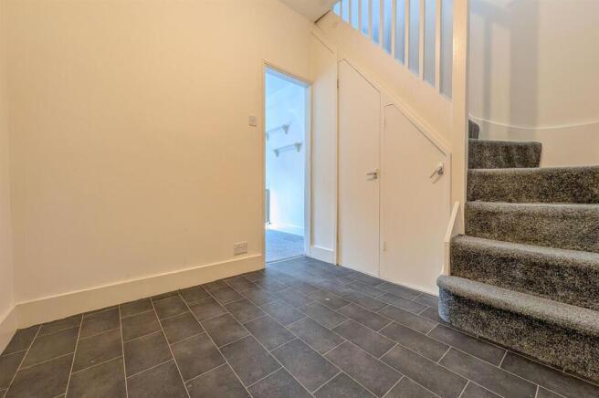 Hallway2.jpg