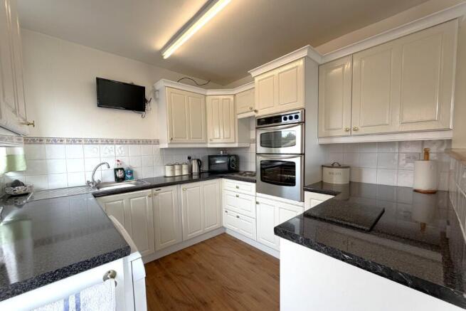 2 bed Detached Bungalow for sale Image 5