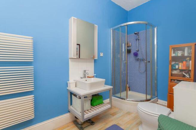Bedroom 1 En-suite Shower