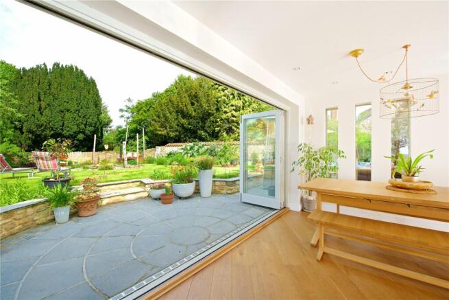 Dining/Garden