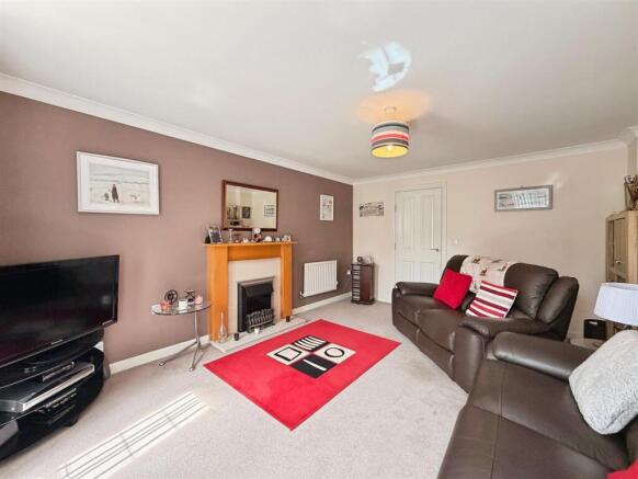 4 bed Town House for sale Image 8