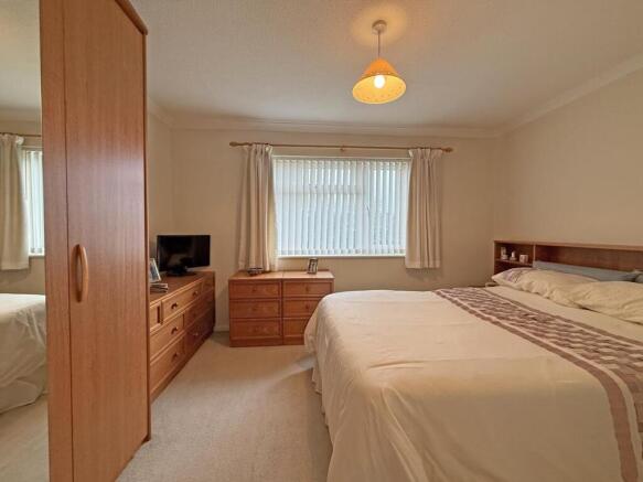 Westcott Close 52 - Bed 1 Front...jpg