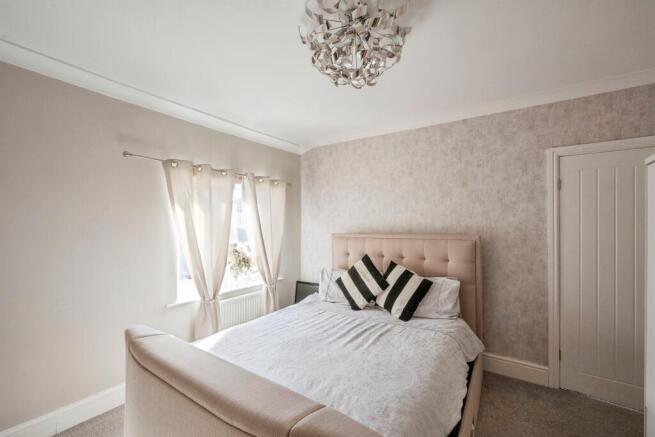3 bed Semi-Detached for sale Image 8