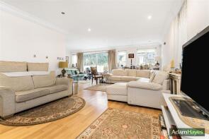 16, North Crescent, Finchley, London N3 3LL