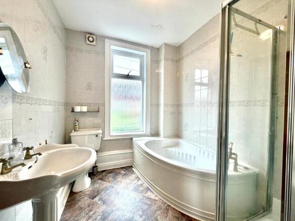 2 bed Terraced for sale Image 8