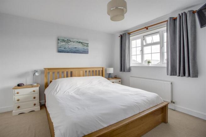 73 Littleworth Road Bedroom 2.jpg