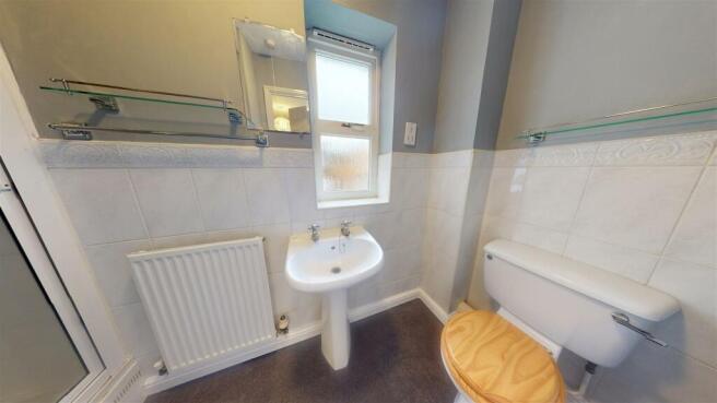 EN SUITE