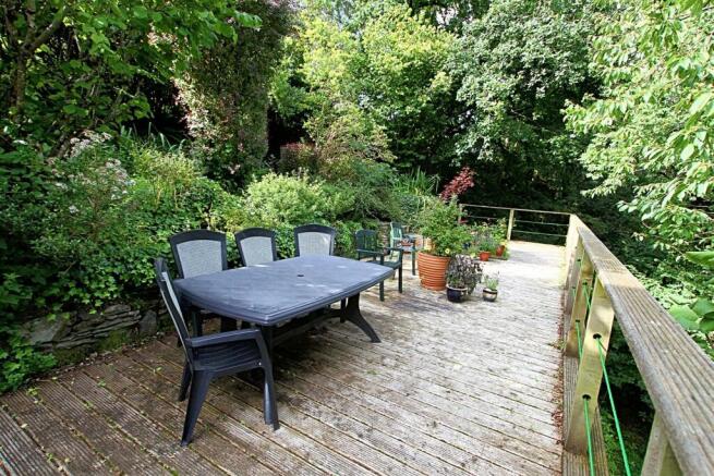 Decking & Rear garden