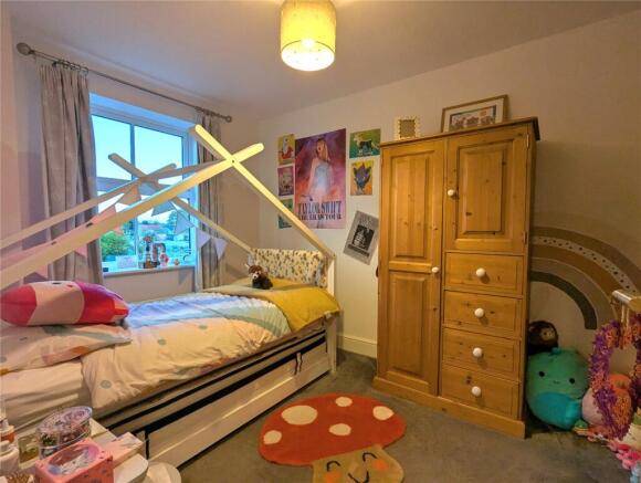 4 bed Semi-Detached for sale Image 12