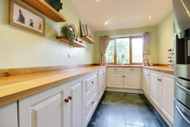 3 bed Detached for sale Image 8