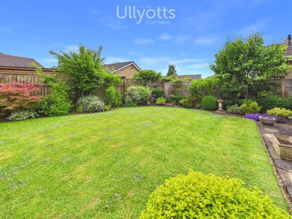 2 bed Detached Bungalow for sale Image 10