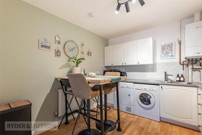 2 bed Apartment for sale Image 5