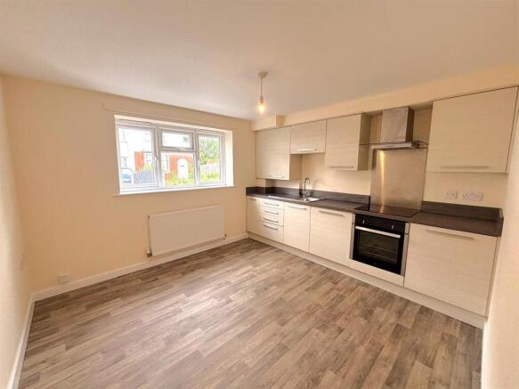 Living/Kitchen area