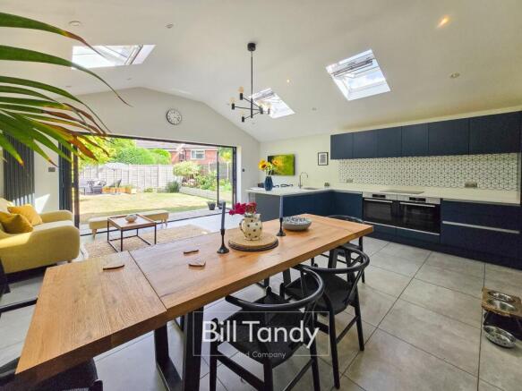 Gloucester Close, Lichfield, WS13 photo 4