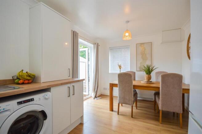3 bed Semi-Detached for sale Image 3