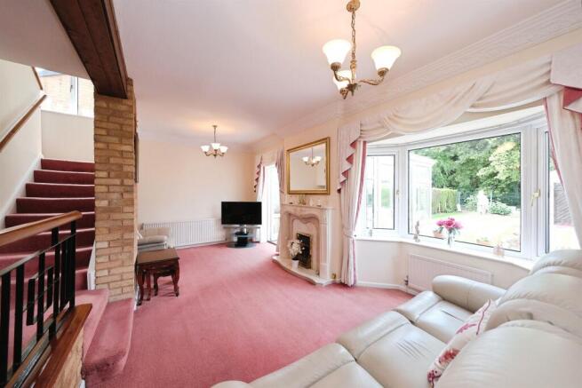 4 bed Detached for sale Image 9