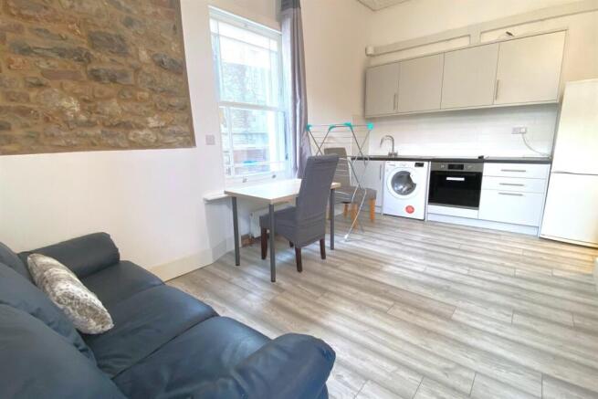 Living Room / Kitche