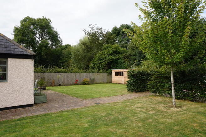 Garden to side