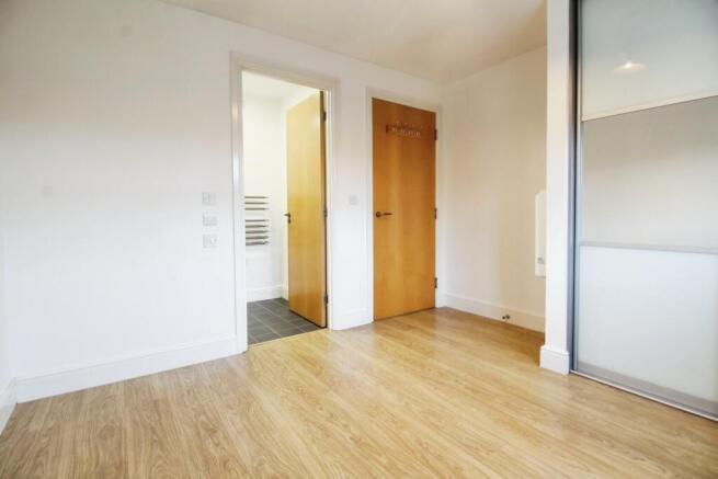 2 bed Apartment to rent Image 9