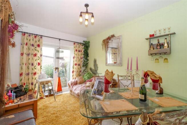 4 bed Semi-Detached for sale Image 7