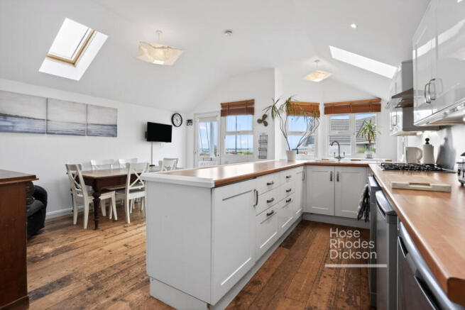 Marsh Road, Cowes, Isle of Wight photo 4