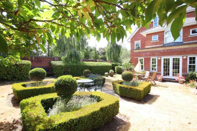 Garden 2.jpg