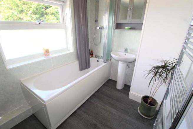 Family Bathroom 