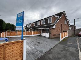 41, Dunnock Close, Offerton, Stockport SK2 5XD