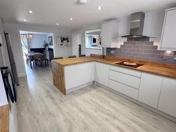Sandleford, Newtown, Newbury photo 4